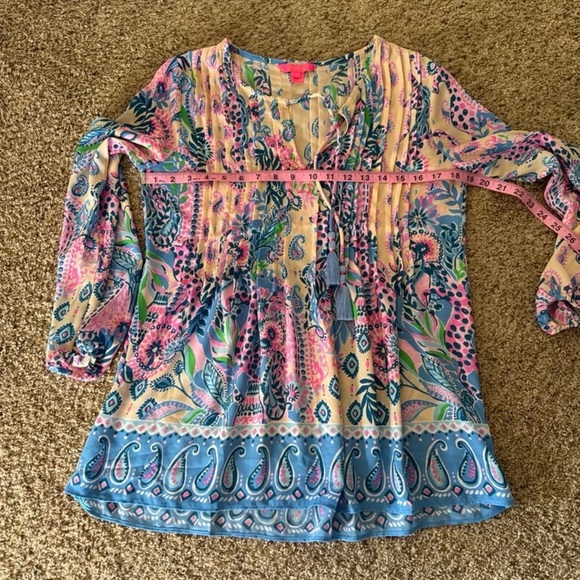 Lilly Pulitzer Marilina Tunic Top in Flocking to Paradise
Size Small - Picture 8 of 12